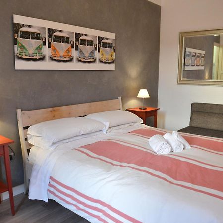 Bed and Breakfast Residenza Del Turista Катания Экстерьер фото