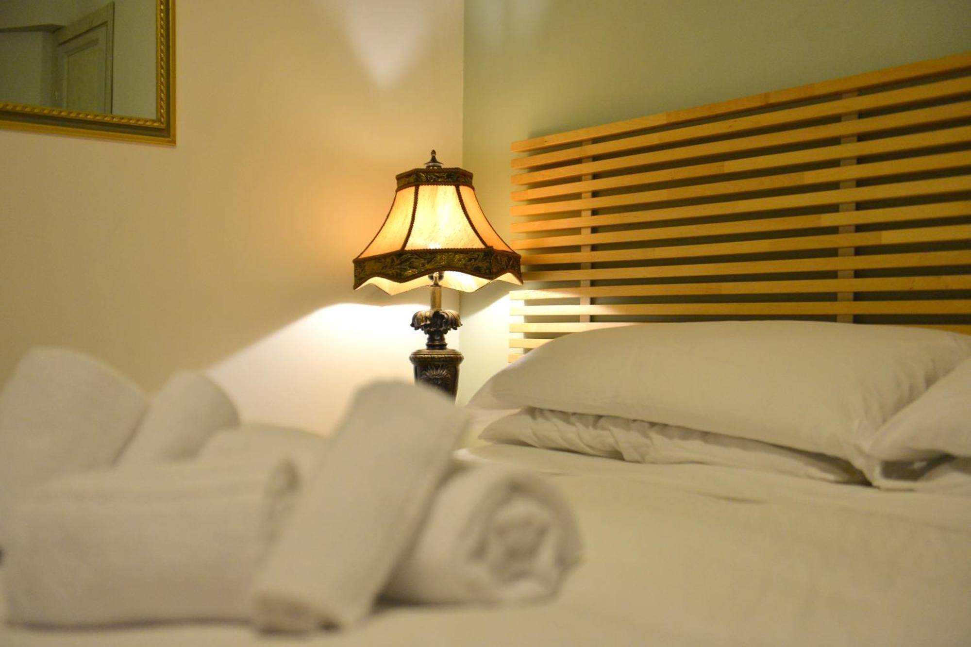 Bed and Breakfast Residenza Del Turista Катания Экстерьер фото